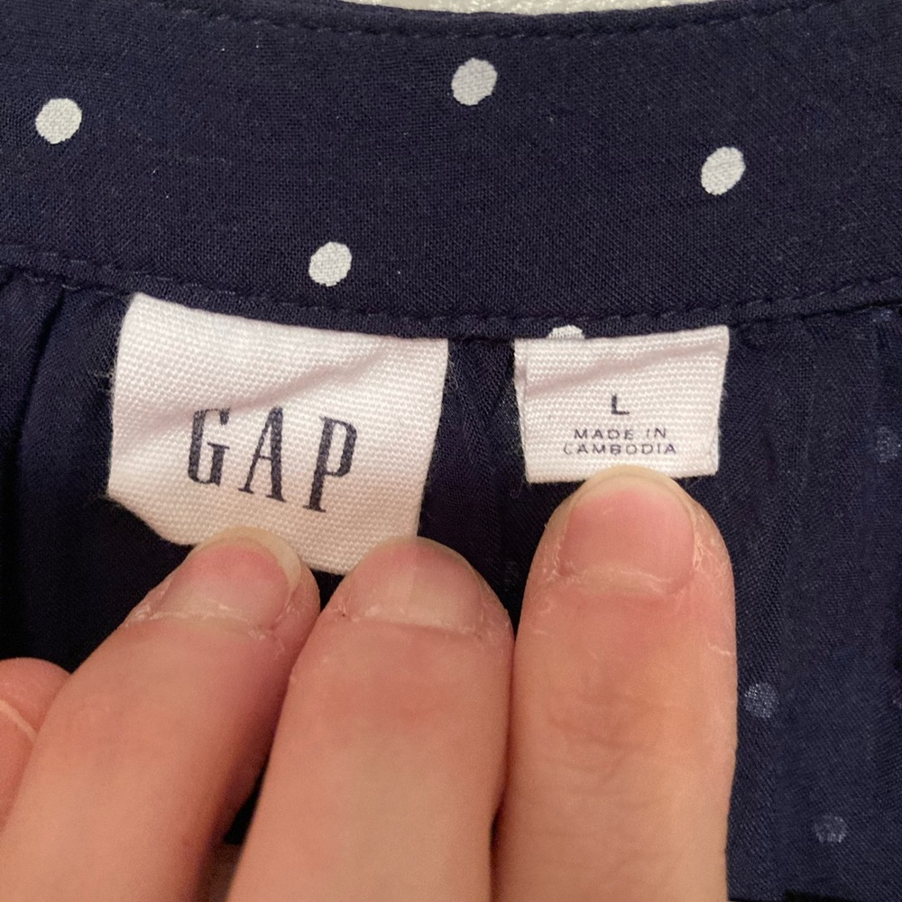GAP blouse. - Picture 2 of 4
